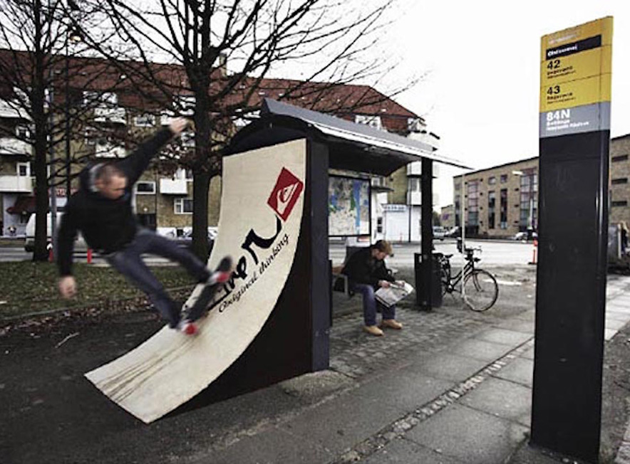dans-ta-pub-print-skateboard-luxe-publicité-chanel-street-culture